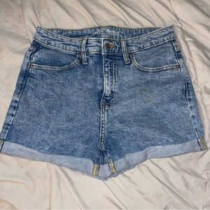 HIGH WAISTED SHORTS